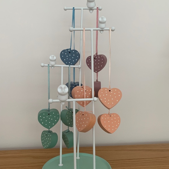 Set of 6 Vintage Country Wooden Hearts on Ribbons - Picture 1 of 10